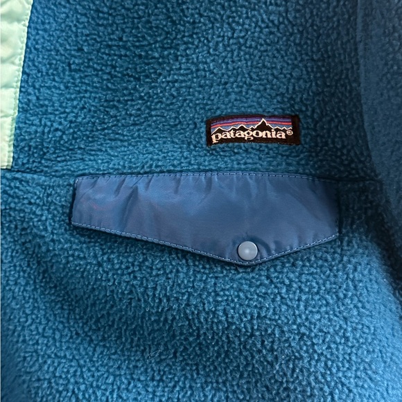 Patagonia Teal Fleece Jacket with Navy Accents - Picture 3 of 5